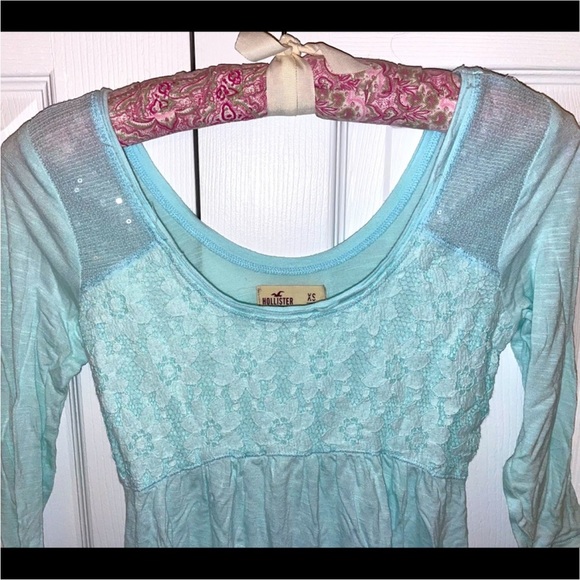 Hollister Babydoll style blouse - Picture 2 of 3